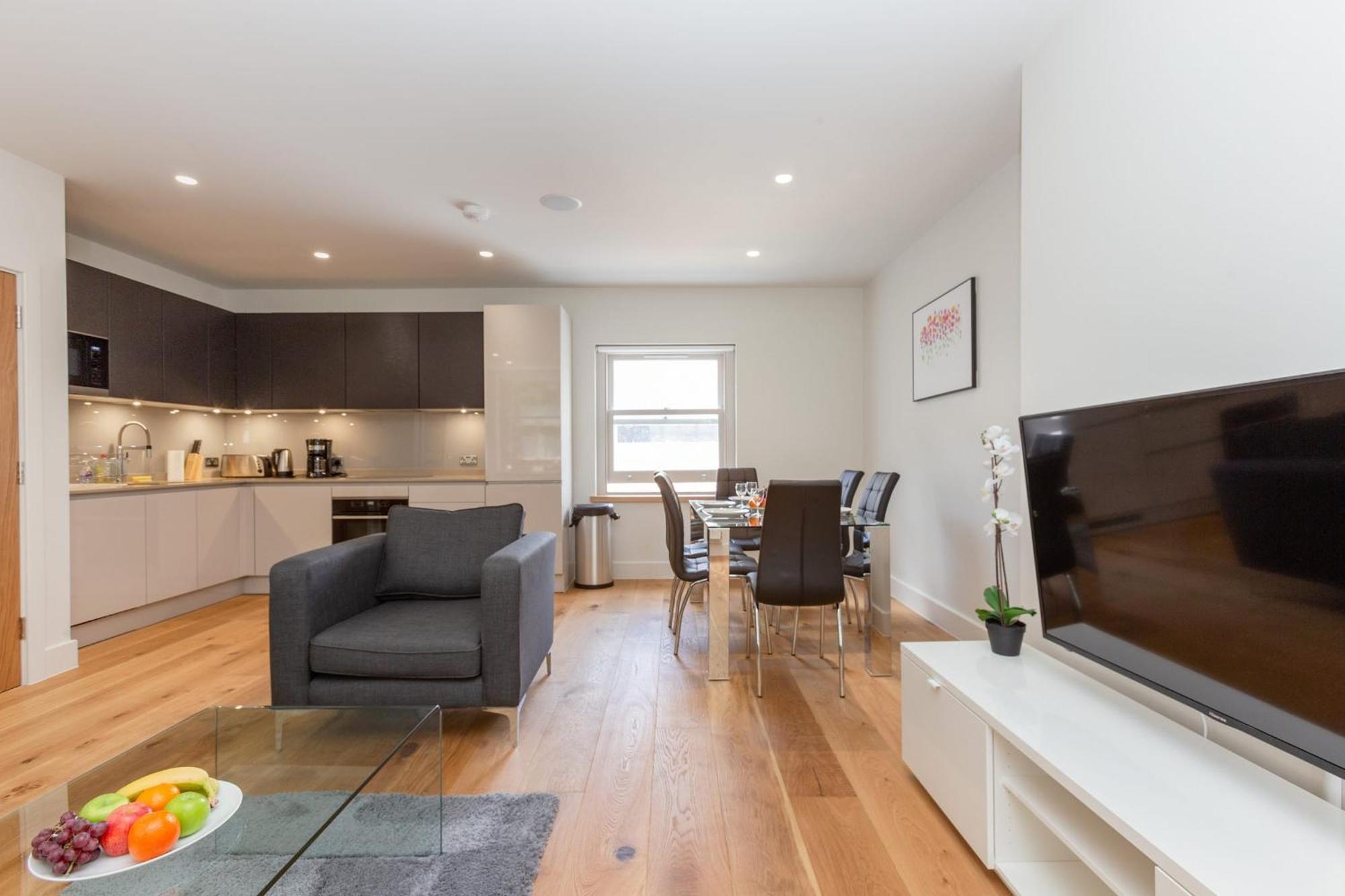 2br2ba By Bloomsbury - Cityapartmentstay Apartamento